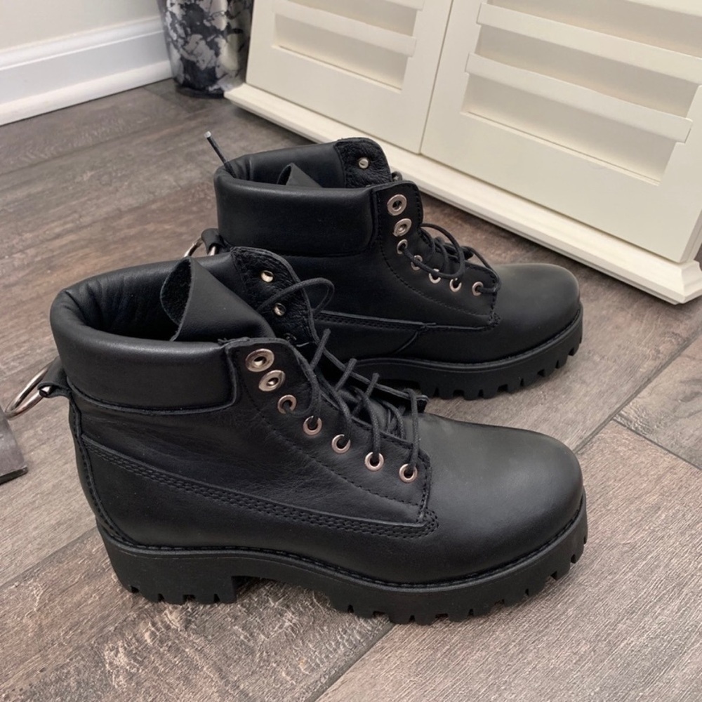 STEVE MADDEN Black Leather Combat/Work Boot with Laces | Size 7 - Picture 6 of 7